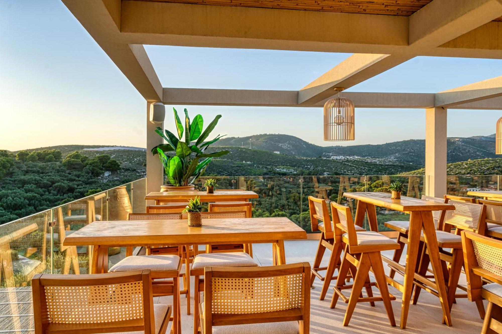 Myzith Luxury Suites Keri Exterior foto